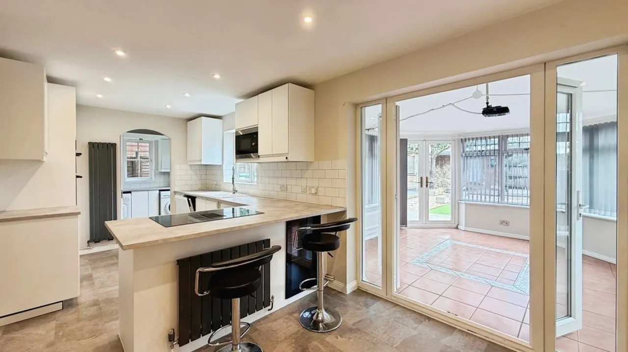 Willoughby Close, Westbury, photo 6