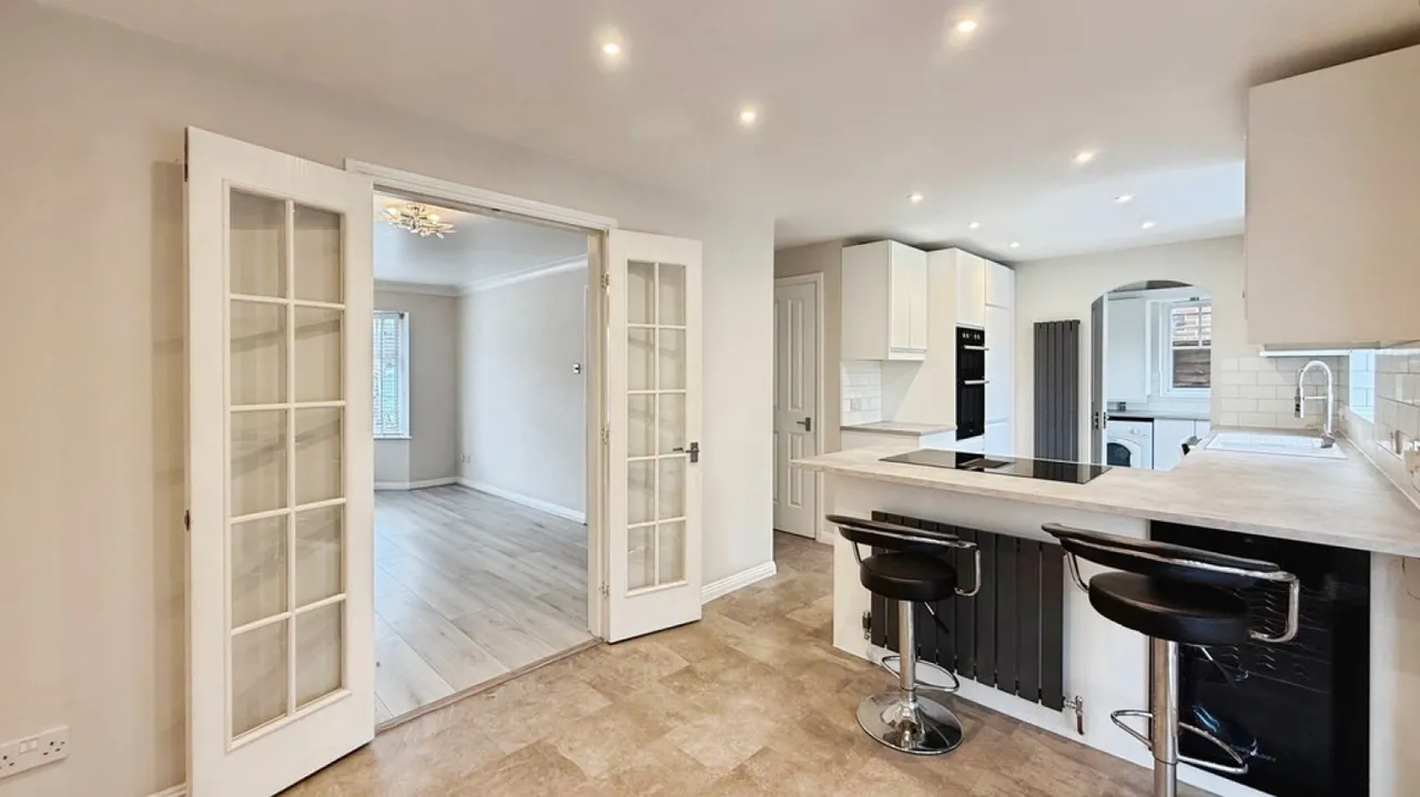 Willoughby Close, Westbury, photo 8