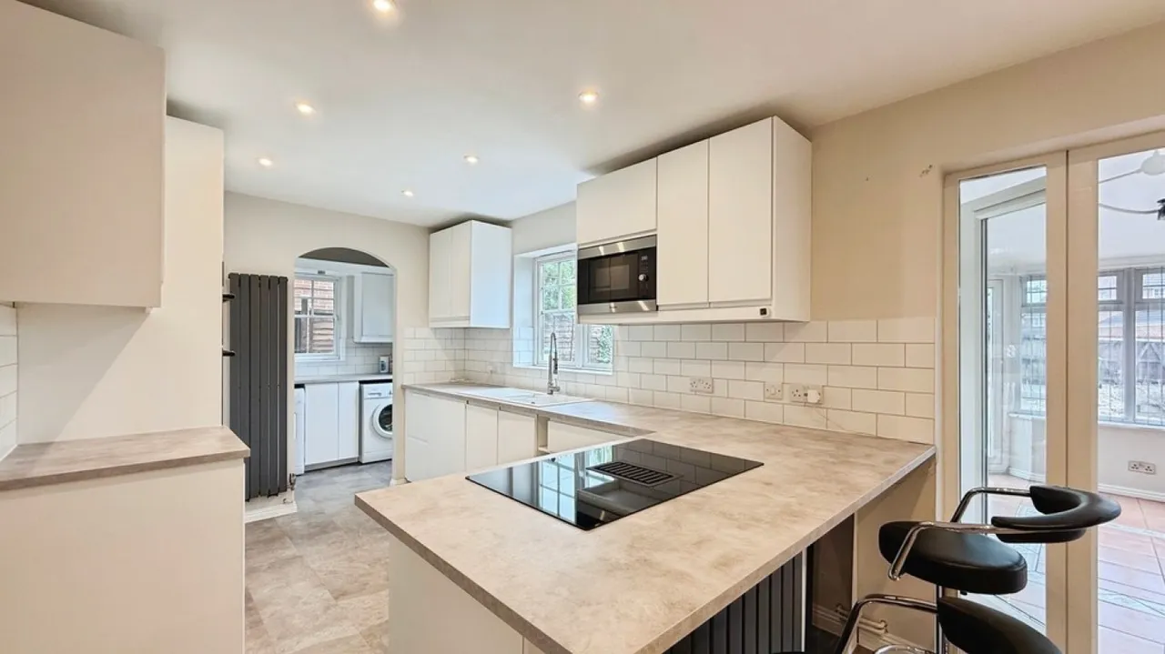 Willoughby Close, Westbury, photo 5