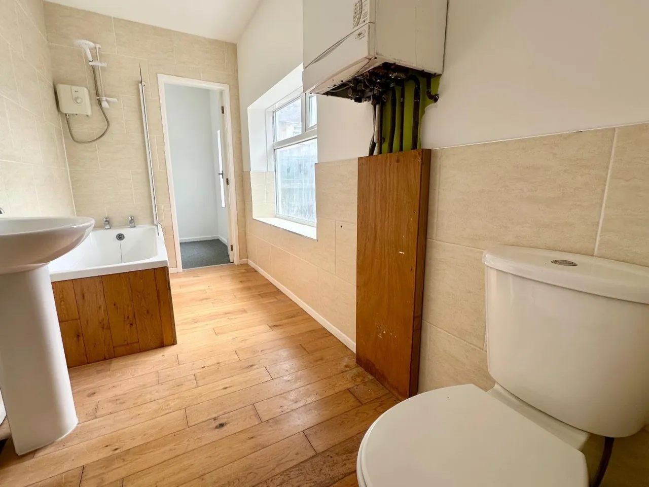 Warbreck Drive, Blackpool, photo 5