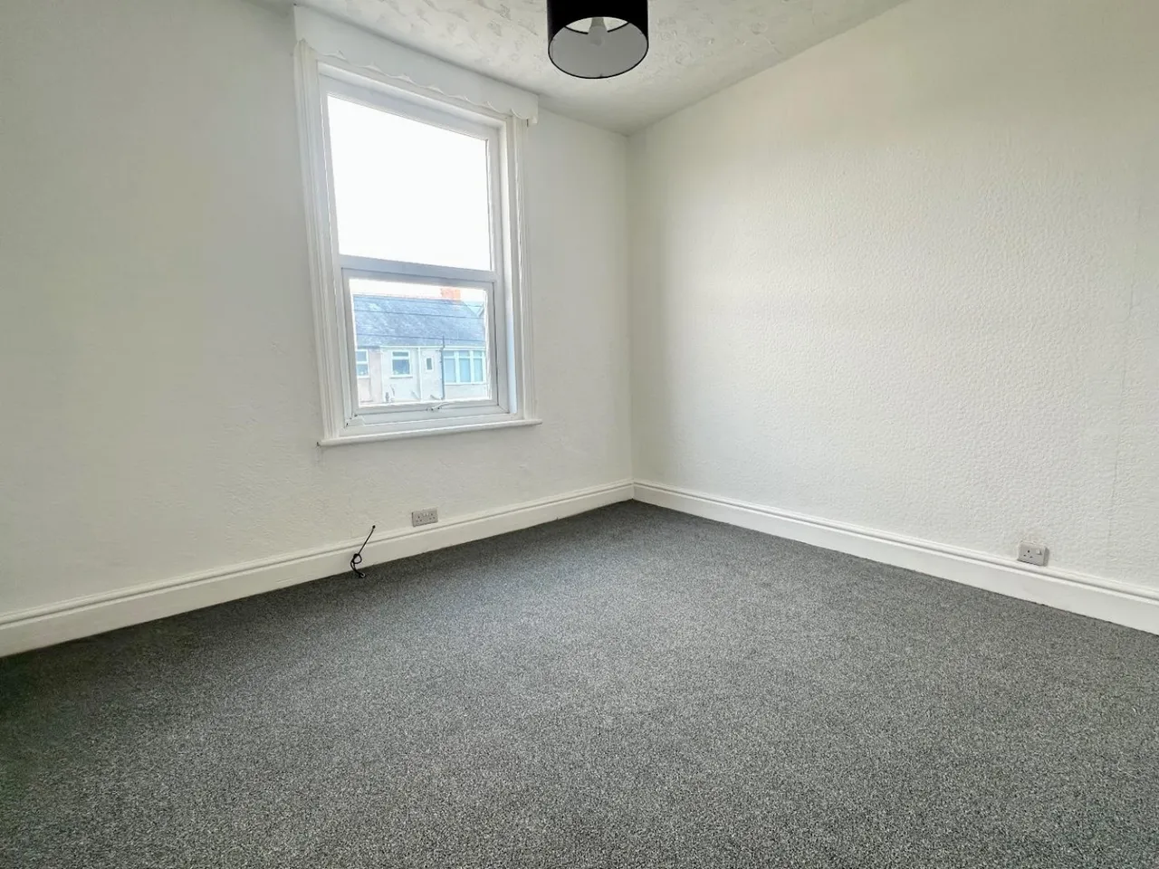 Warbreck Drive, Blackpool, photo 9