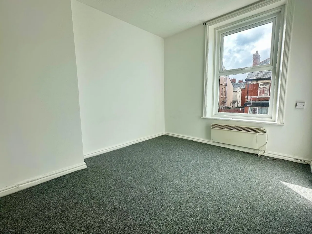 Warbreck Drive, Blackpool, photo 8