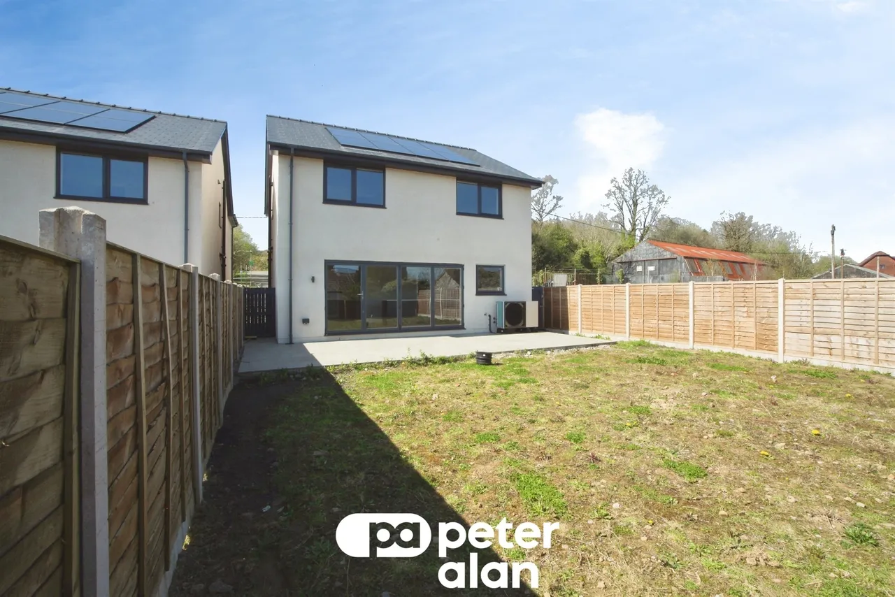 Libanus Road, Blackwood, NP12, photo 15