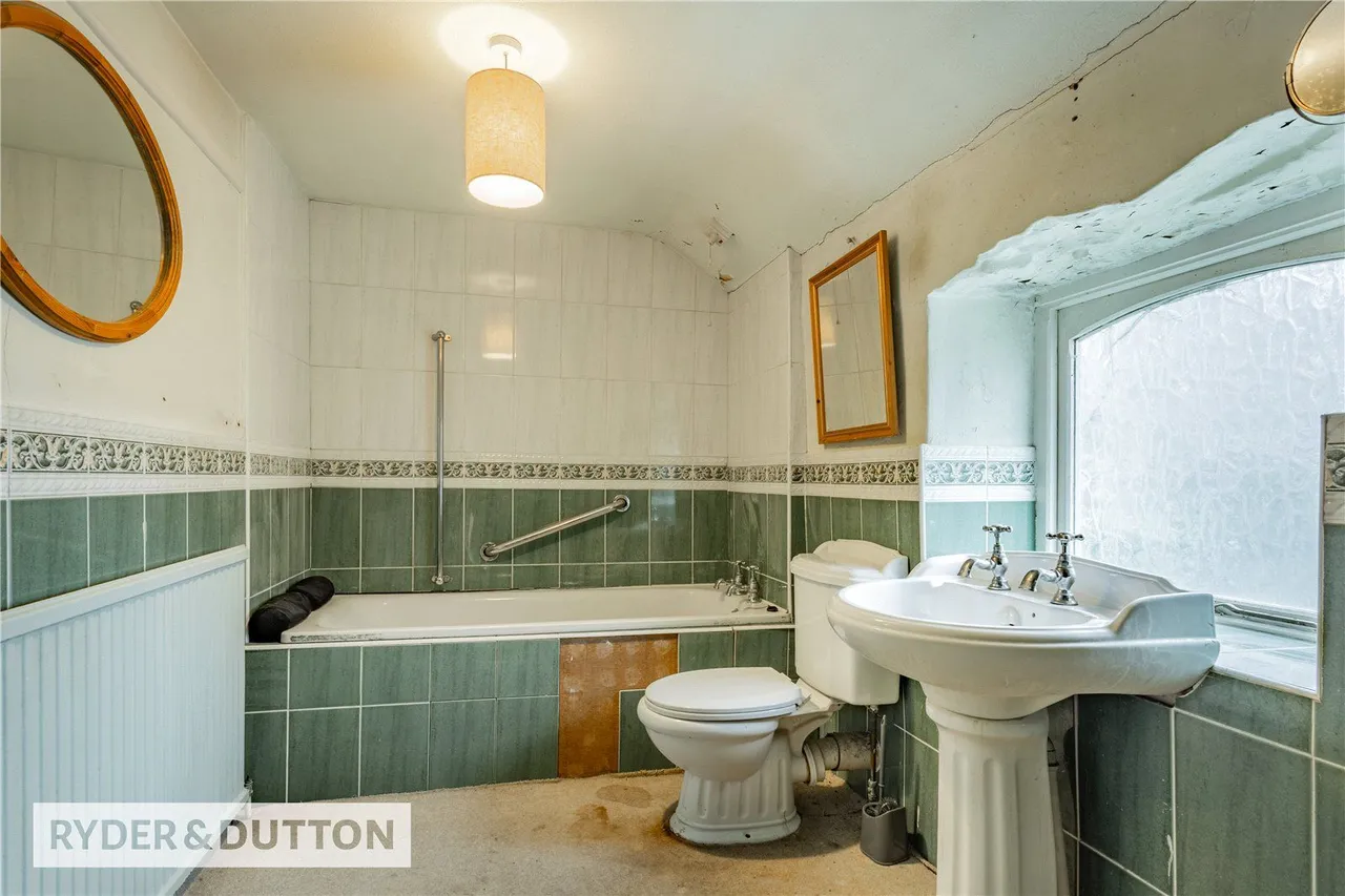 Highlands, Royton, OL2, photo 18