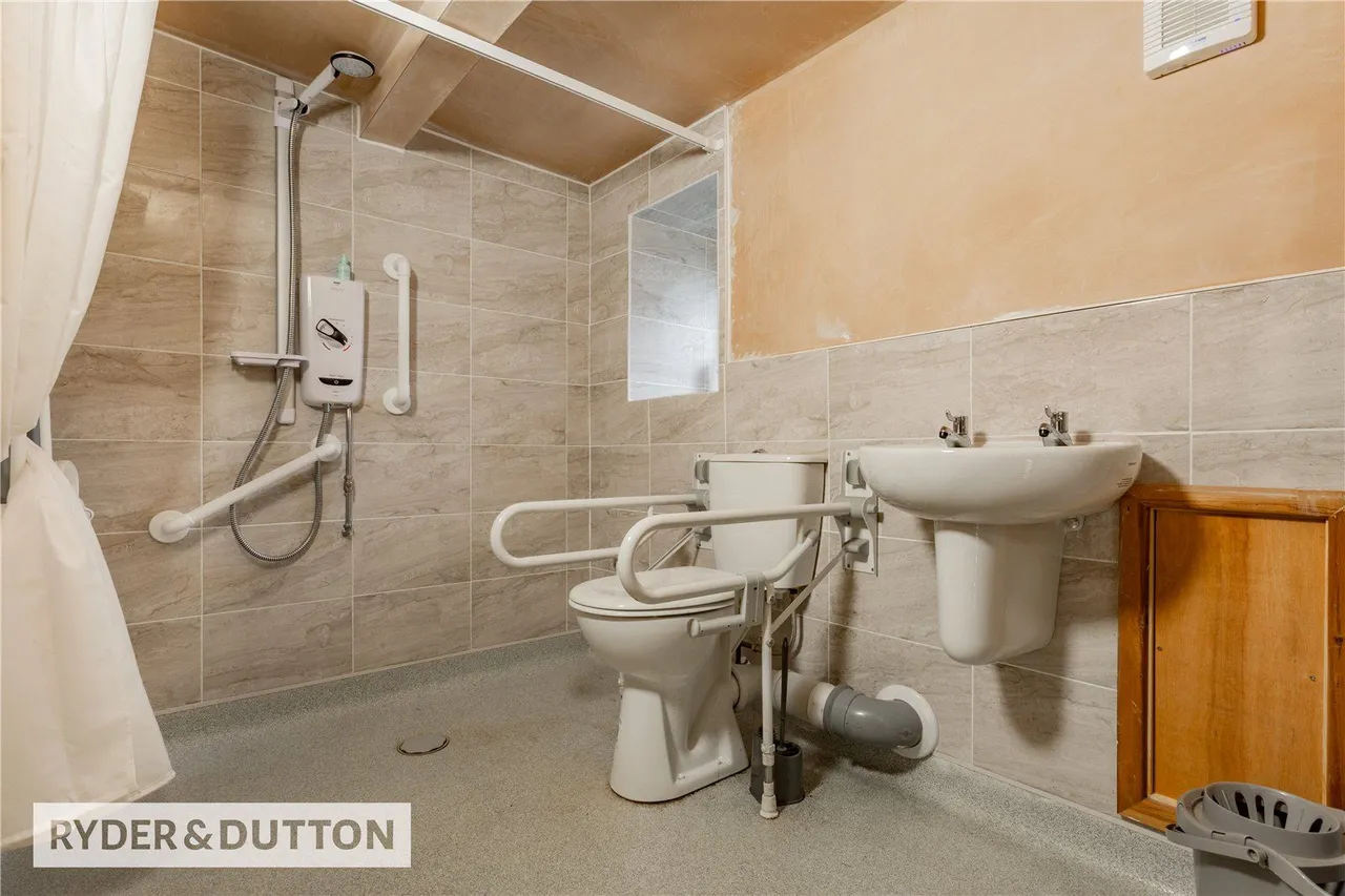 Highlands, Royton, OL2, photo 22