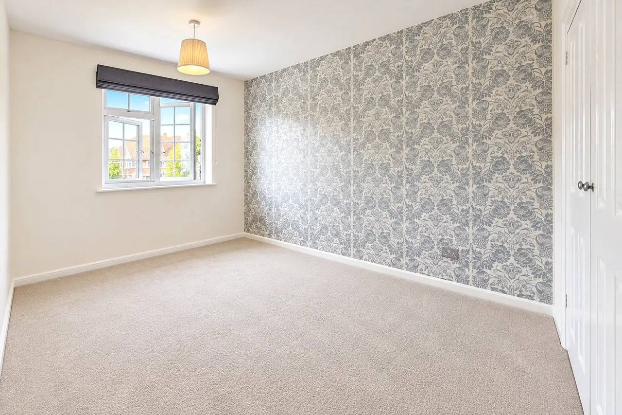 Langley Walk, Woking, GU22, photo 8