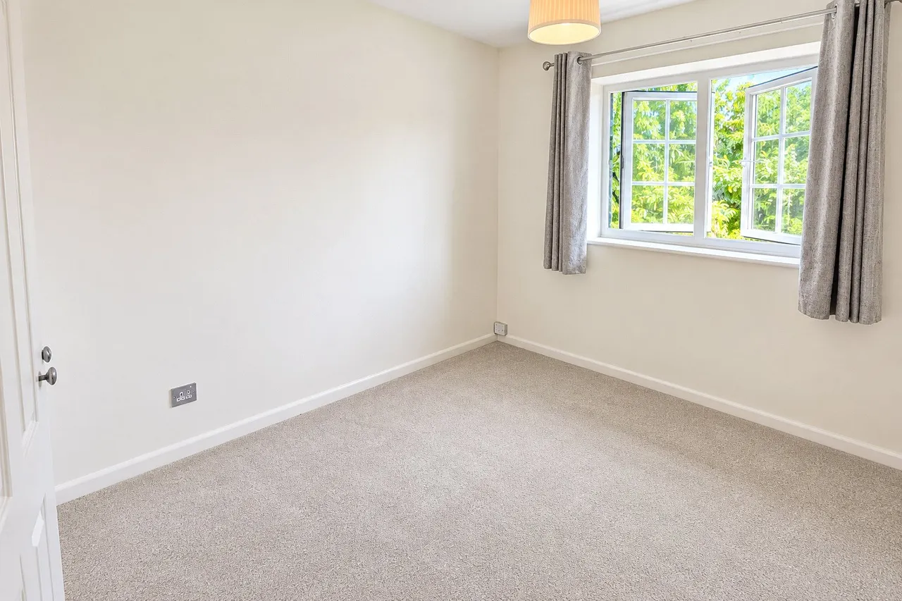 Langley Walk, Woking, GU22, photo 9