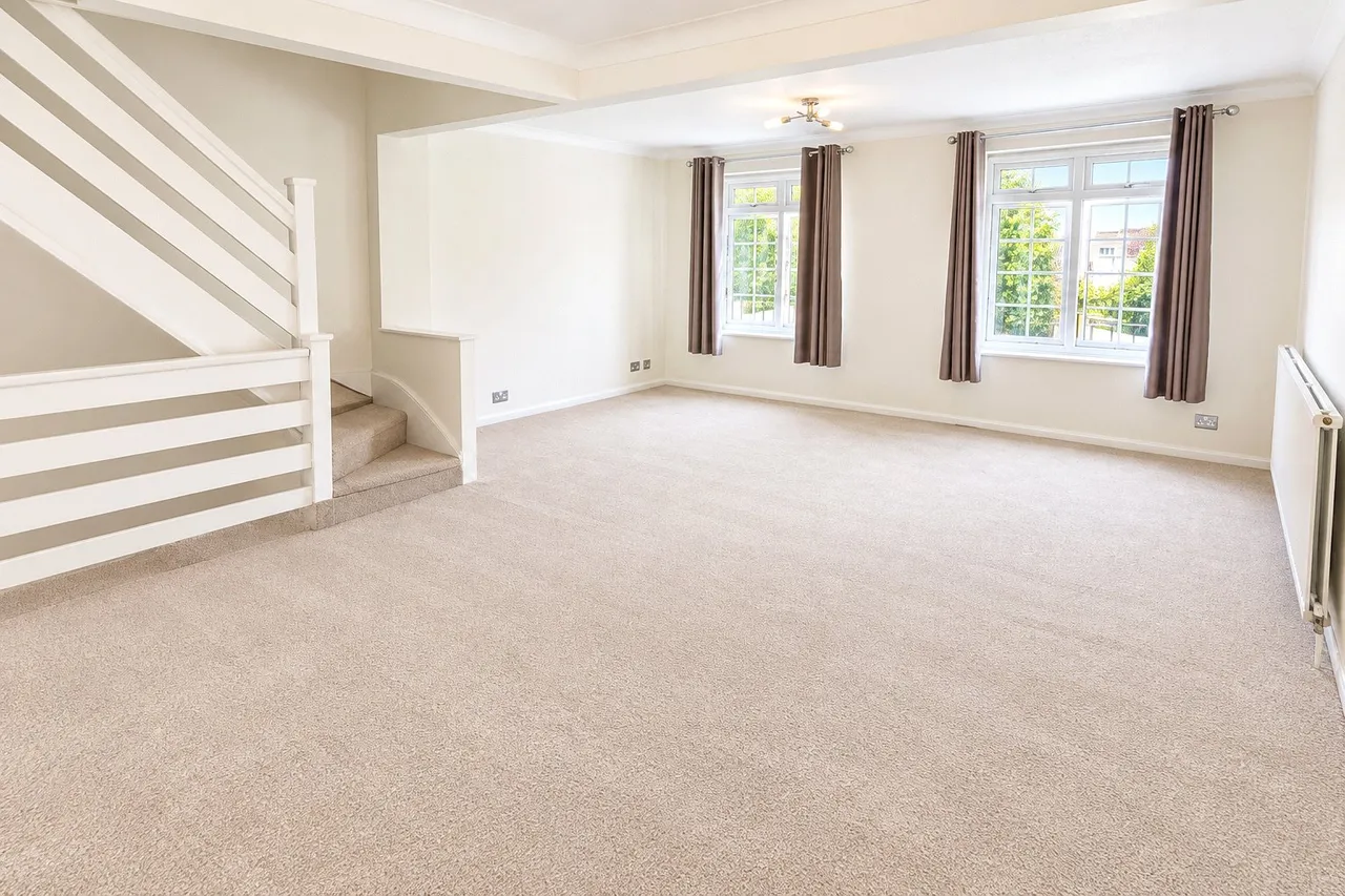 Langley Walk, Woking, GU22, photo 3