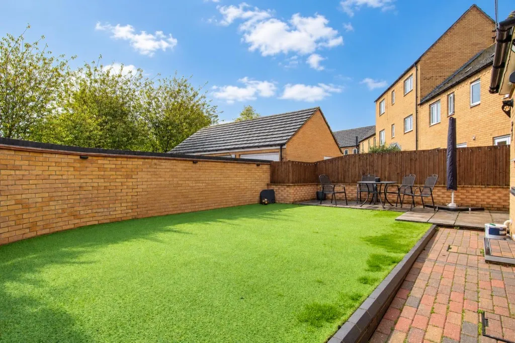 School Lane, Higham Ferrers, photo 14