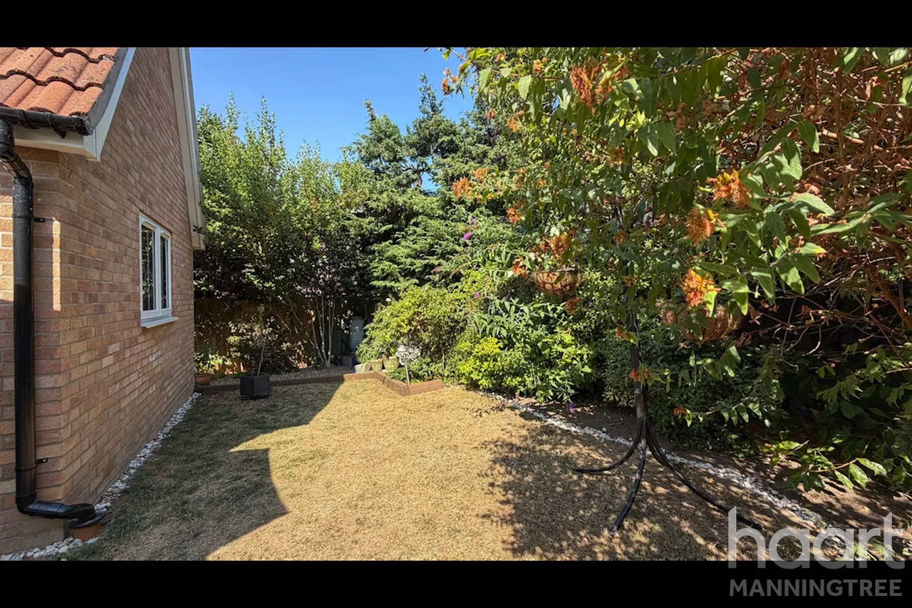 Turner Avenue, Lawford, CO11, photo 13