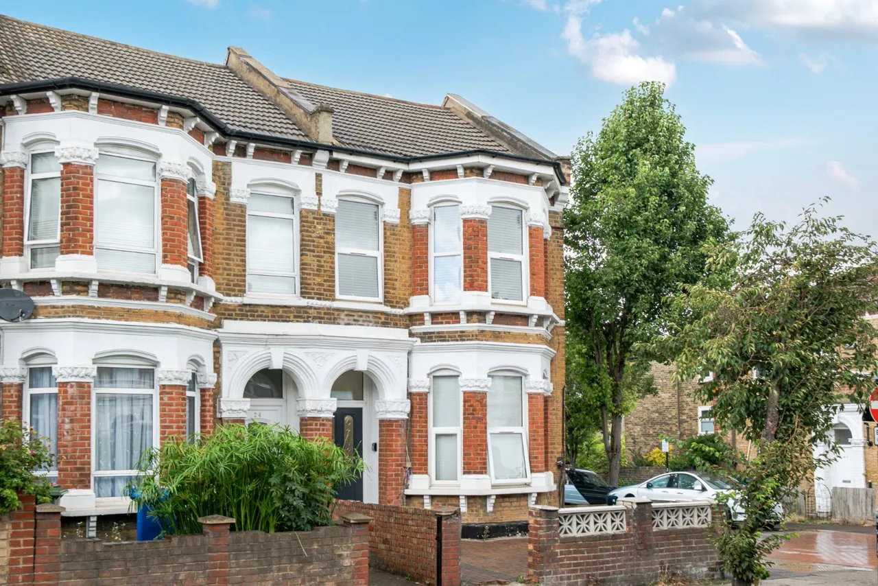 property to rent — East Dulwich Grove, London, SE22