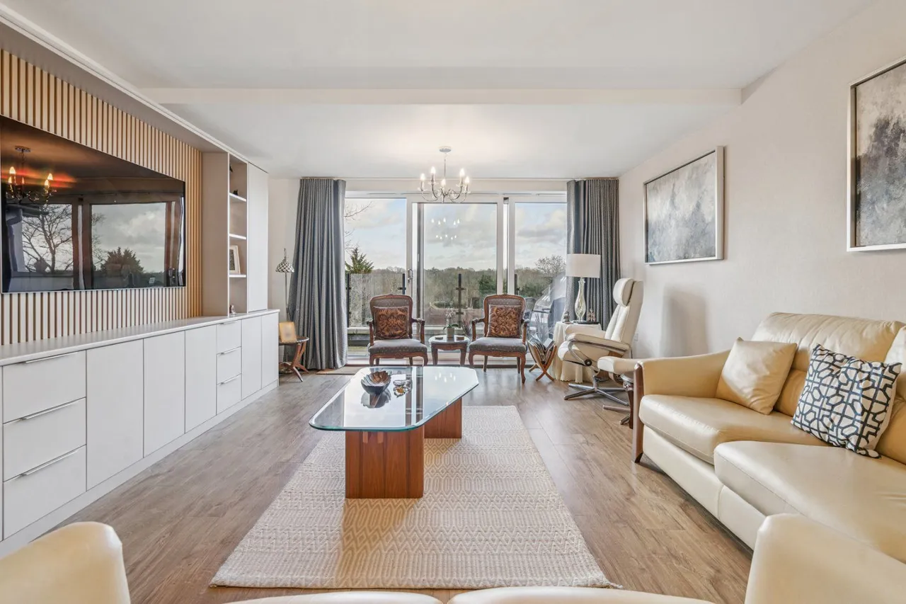 South Park Crescent, Gerrards Cross, Buckinghamshire, SL9 8HJ, photo 7