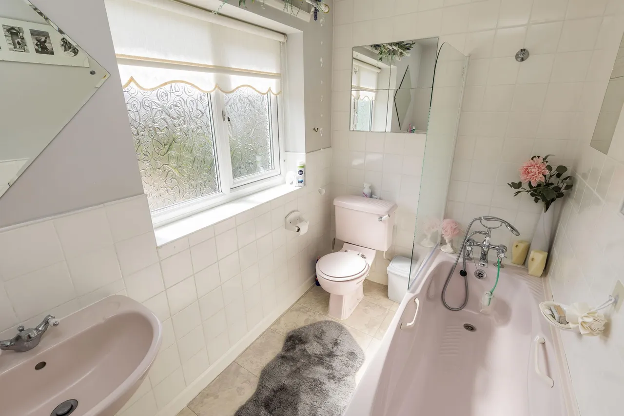 Parkfield Drive, Frodsham, WA6, photo 16