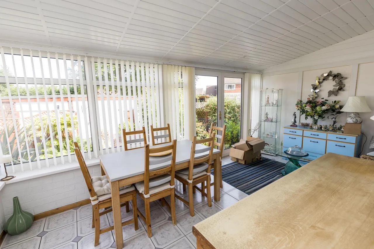 Parkfield Drive, Frodsham, WA6, photo 10