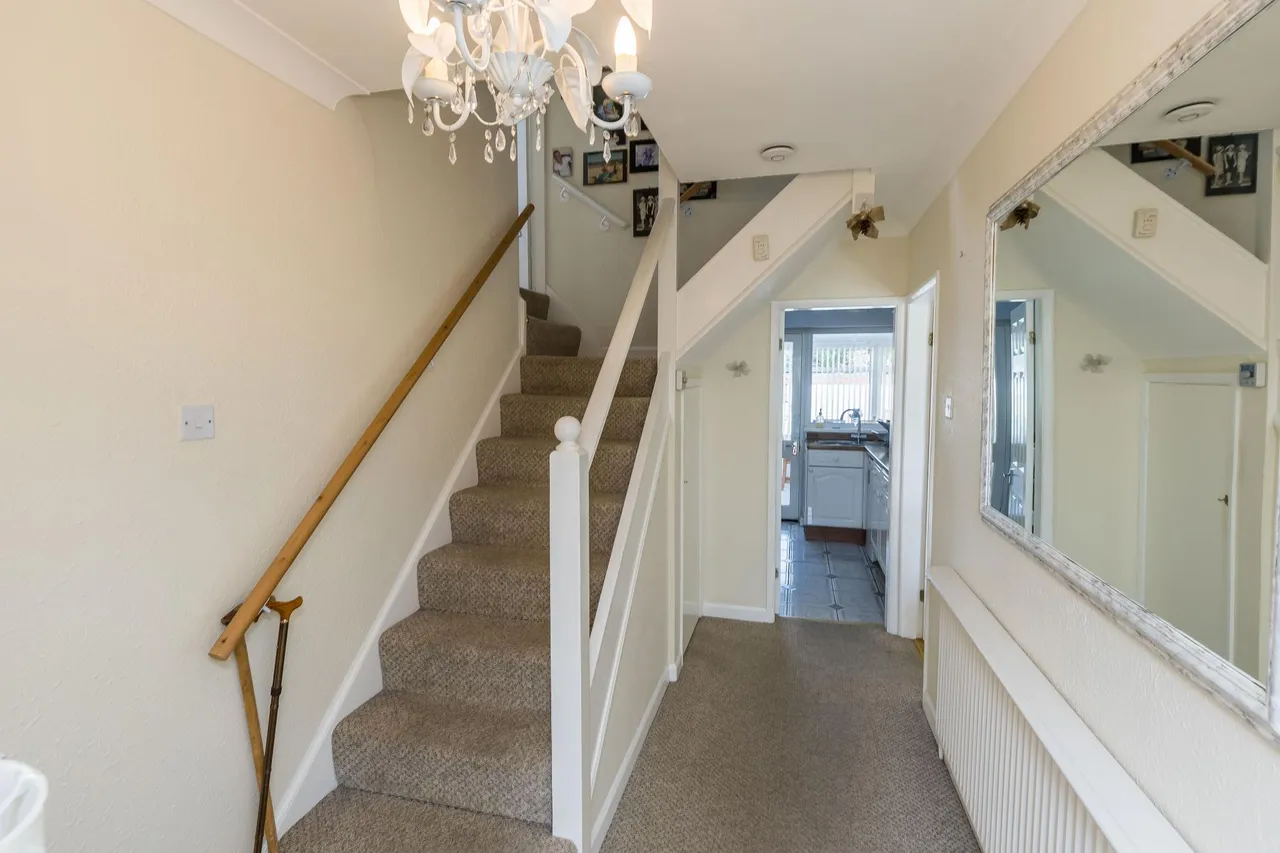 Parkfield Drive, Frodsham, WA6, photo 2