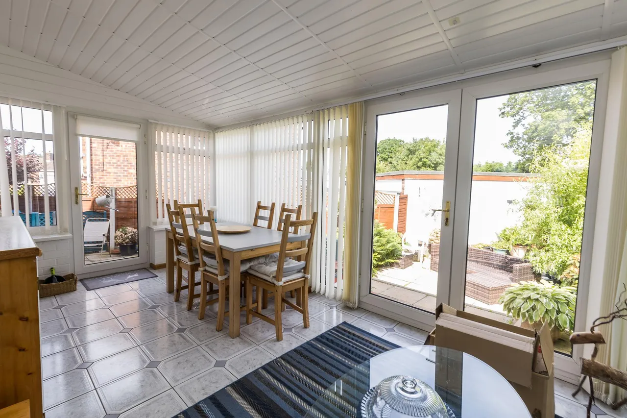 Parkfield Drive, Frodsham, WA6, photo 11
