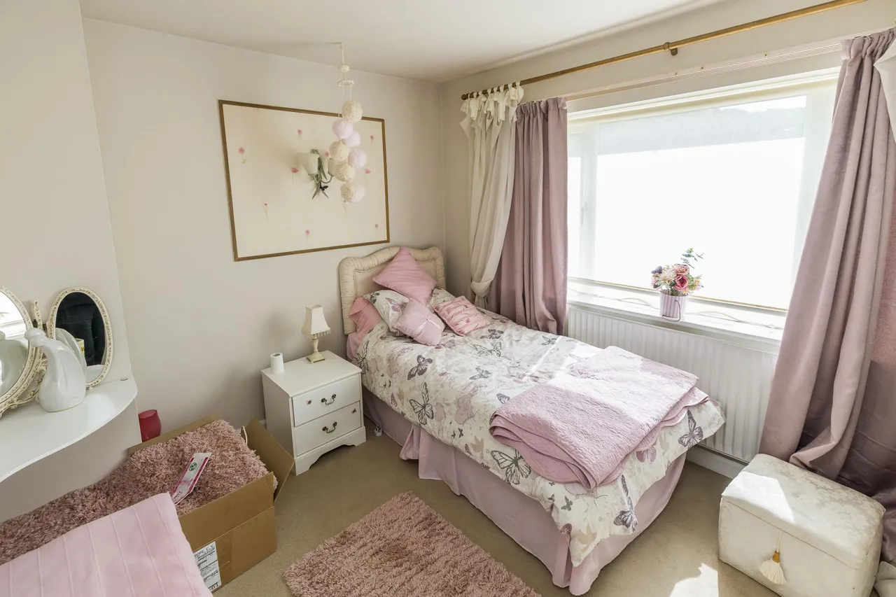 Parkfield Drive, Frodsham, WA6, photo 13