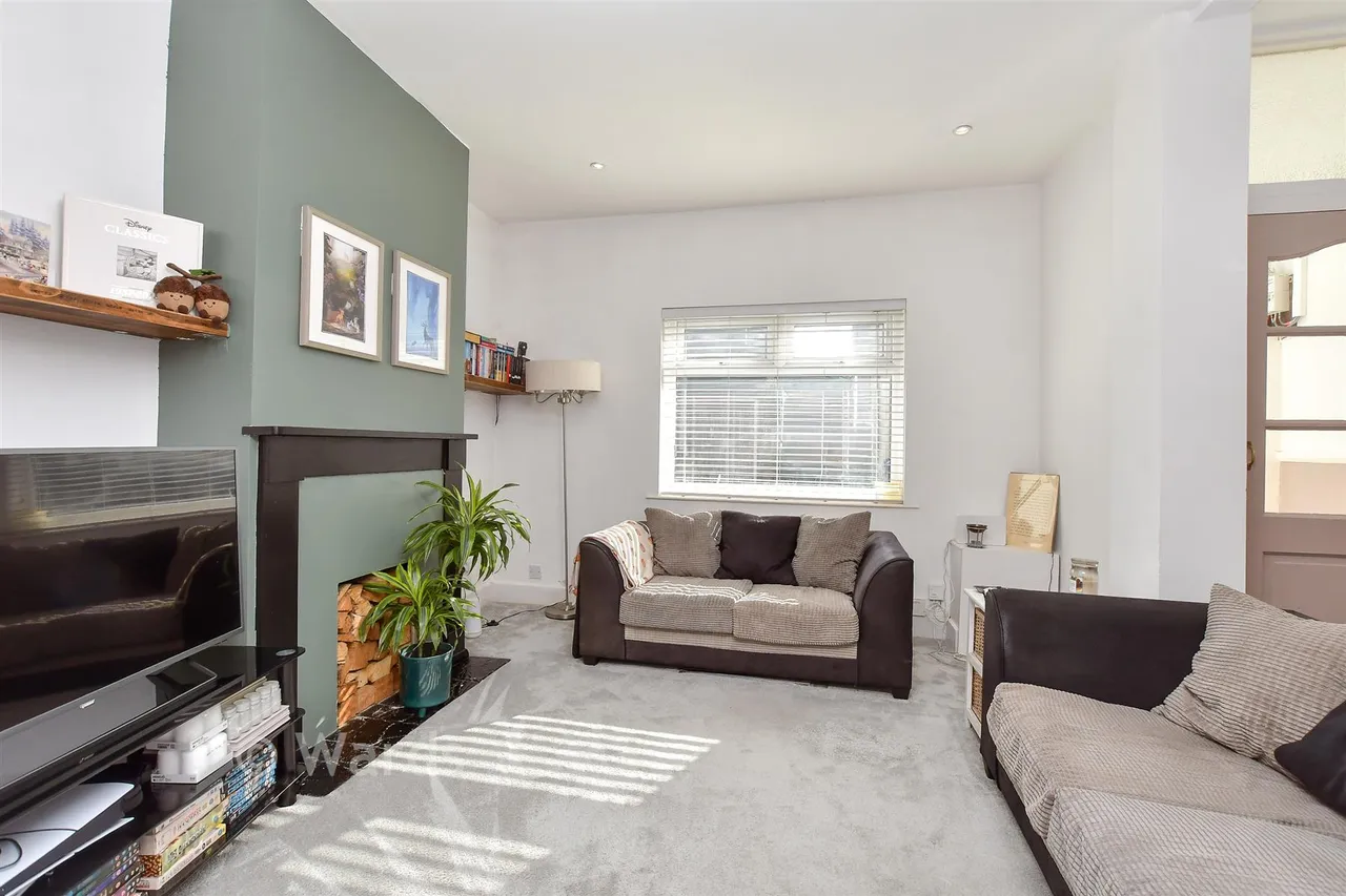 Alexandra Road, Sheerness, ME12, photo 3