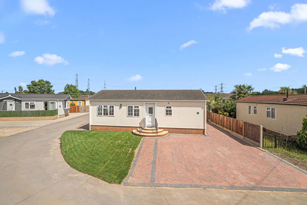 New Site Weybridge Park Estate, Addlestone KT15 2RG, photo 12