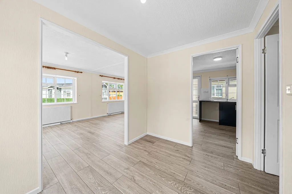 New Site Weybridge Park Estate, Addlestone KT15 2RG, photo 5