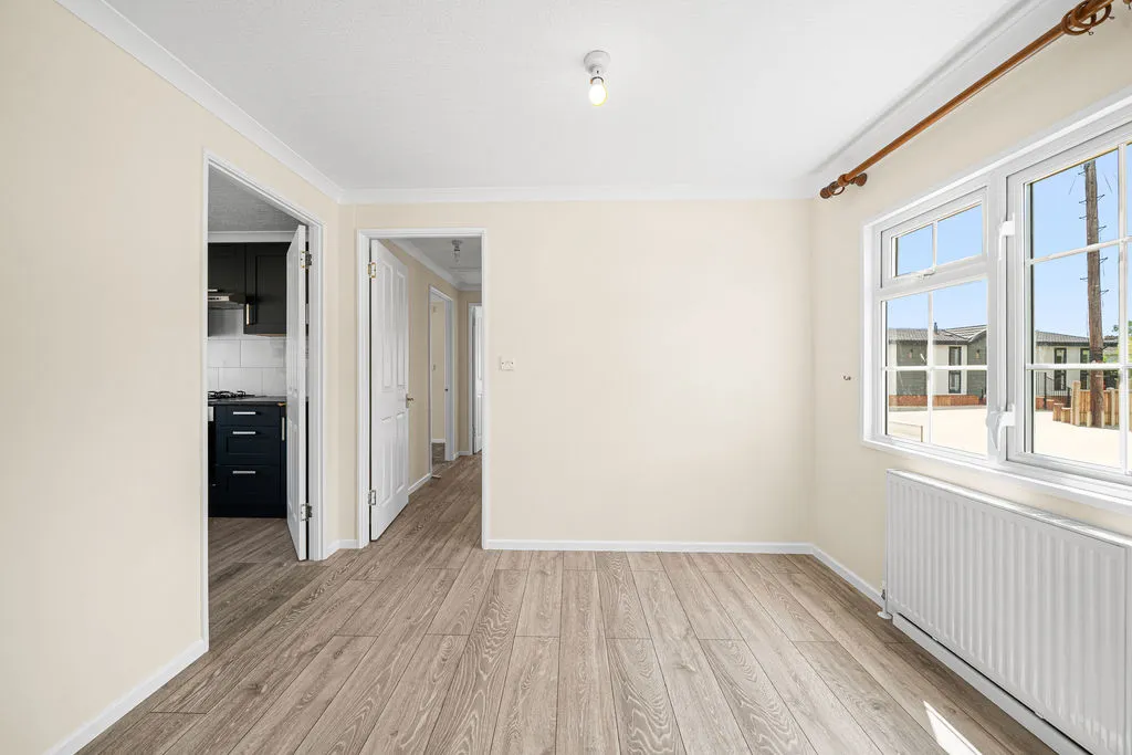 New Site Weybridge Park Estate, Addlestone KT15 2RG, photo 4