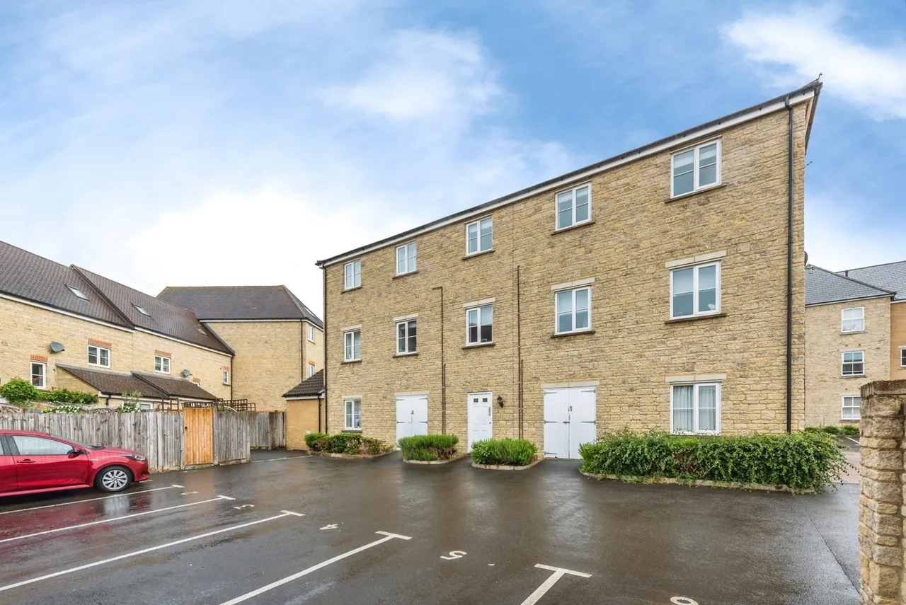 Truscott Avenue, SWINDON, Wiltshire, SN25, photo 17