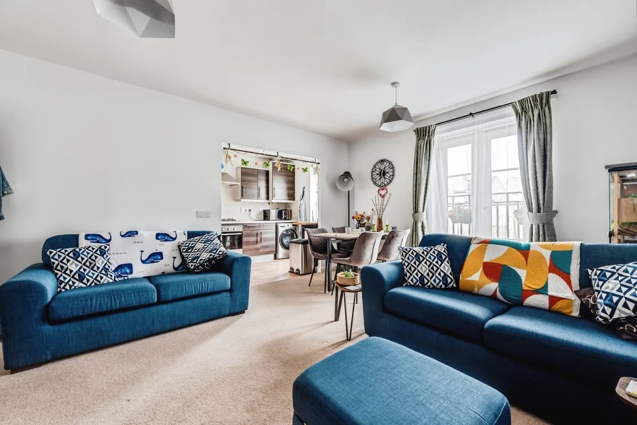 Truscott Avenue, SWINDON, Wiltshire, SN25, photo 3