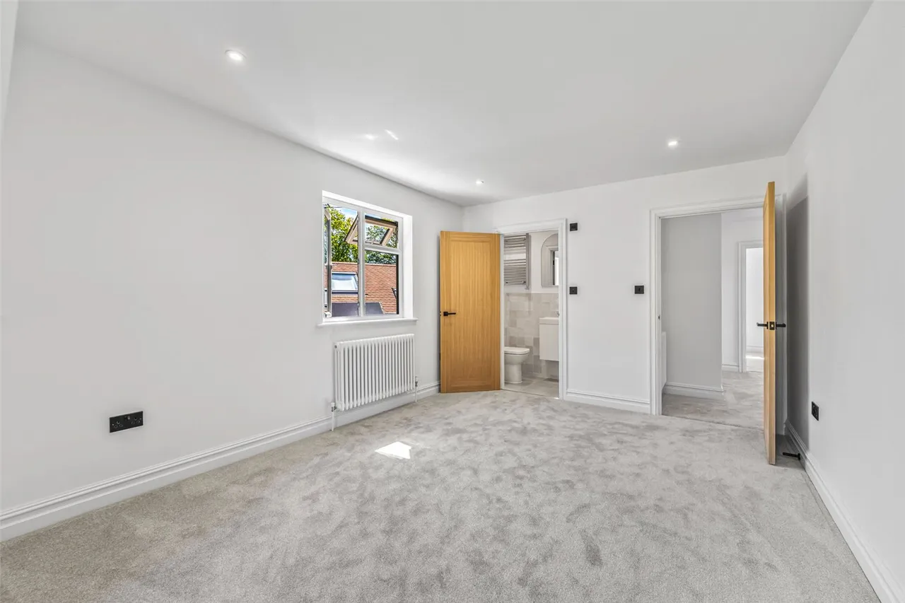 Dudley Close, Addlestone, KT15 2EB, photo 10