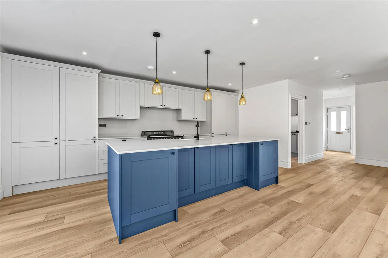 Dudley Close, Addlestone, KT15 2EB, photo 7