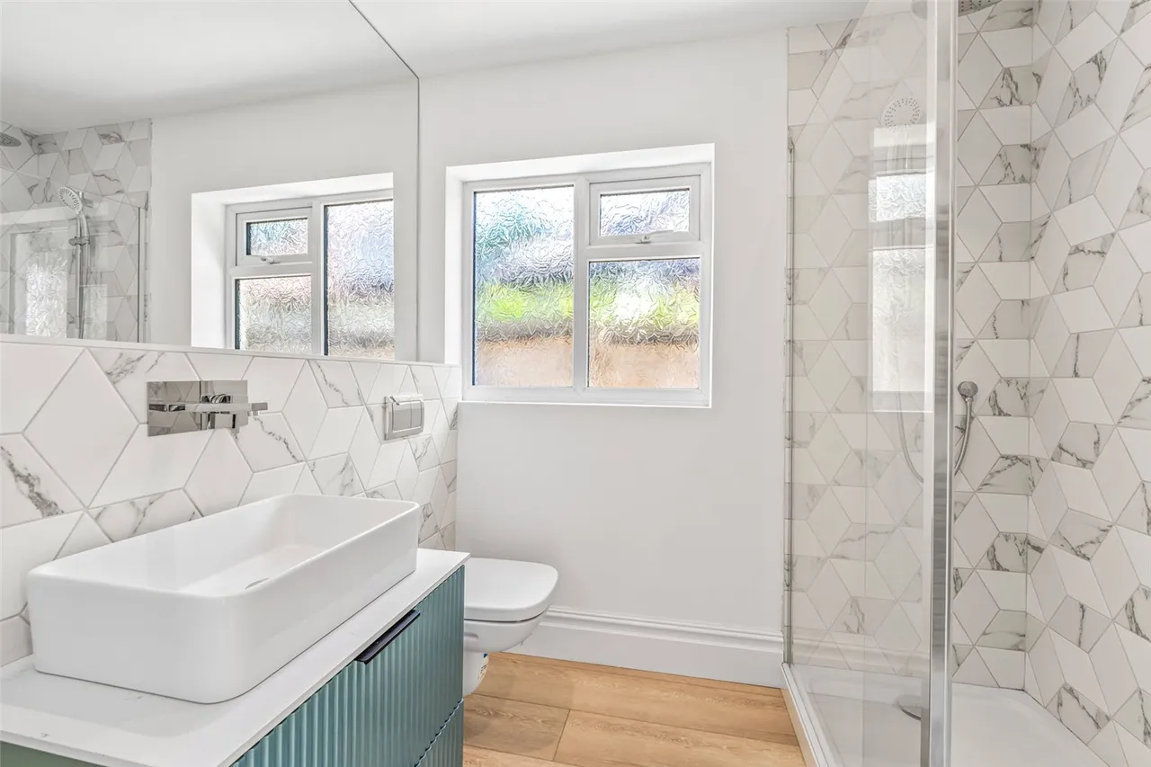 Dudley Close, Addlestone, KT15 2EB, photo 9