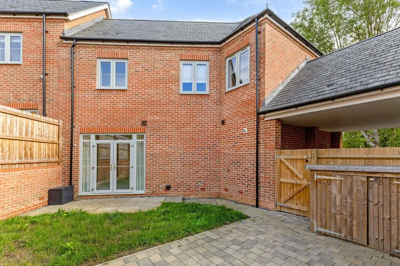 Kendrick Avenue, Wilton Park, HP9, photo 10