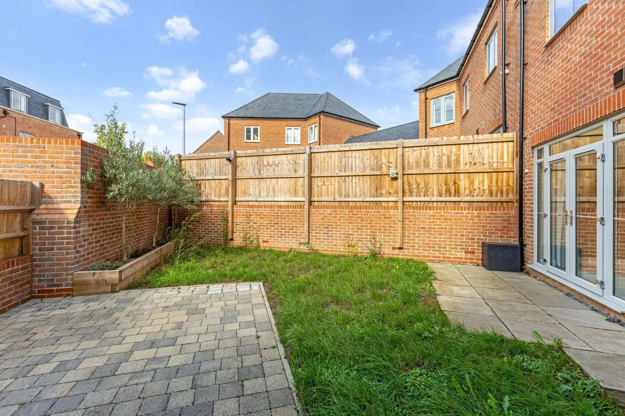 Kendrick Avenue, Wilton Park, HP9, photo 11