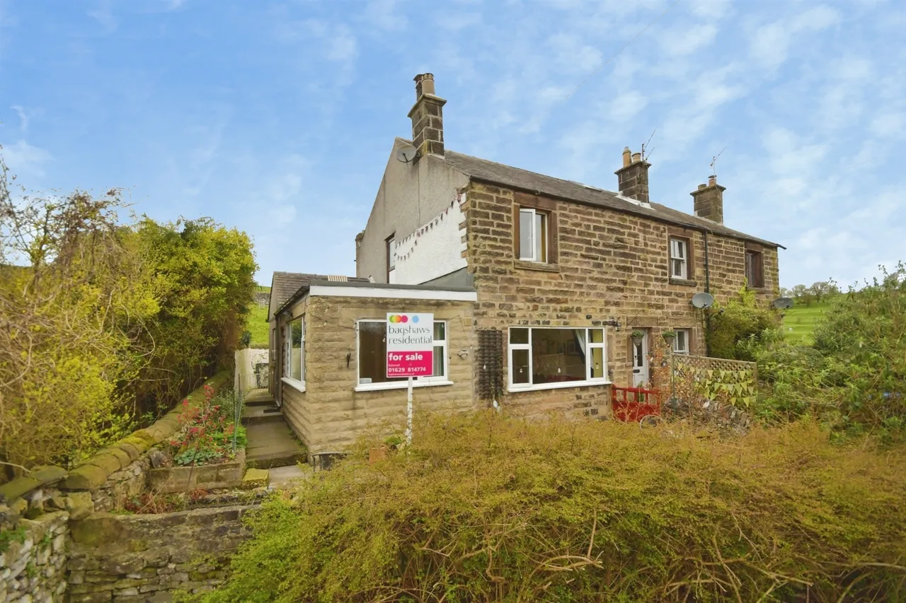 2 bed house for sale — Monyash Road, Bakewell