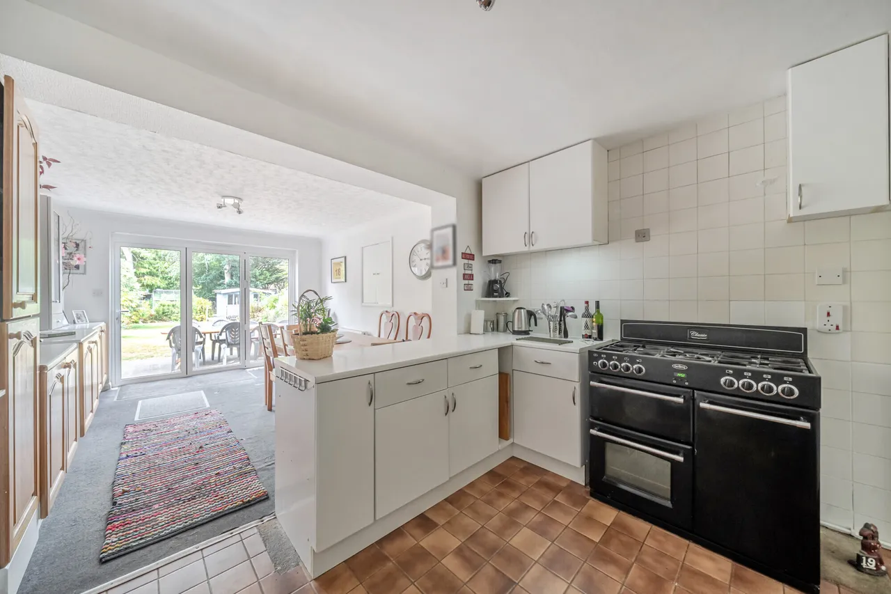 Ambleside Road, Lightwater, GU18, photo 5