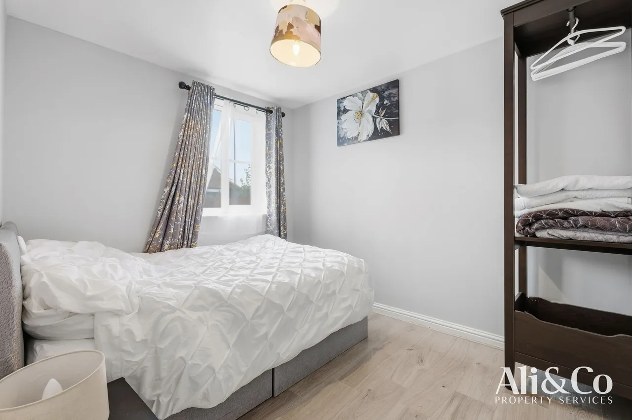 Hampton Close, Chafford Hundred, Essex, RM16 6LX, photo 8