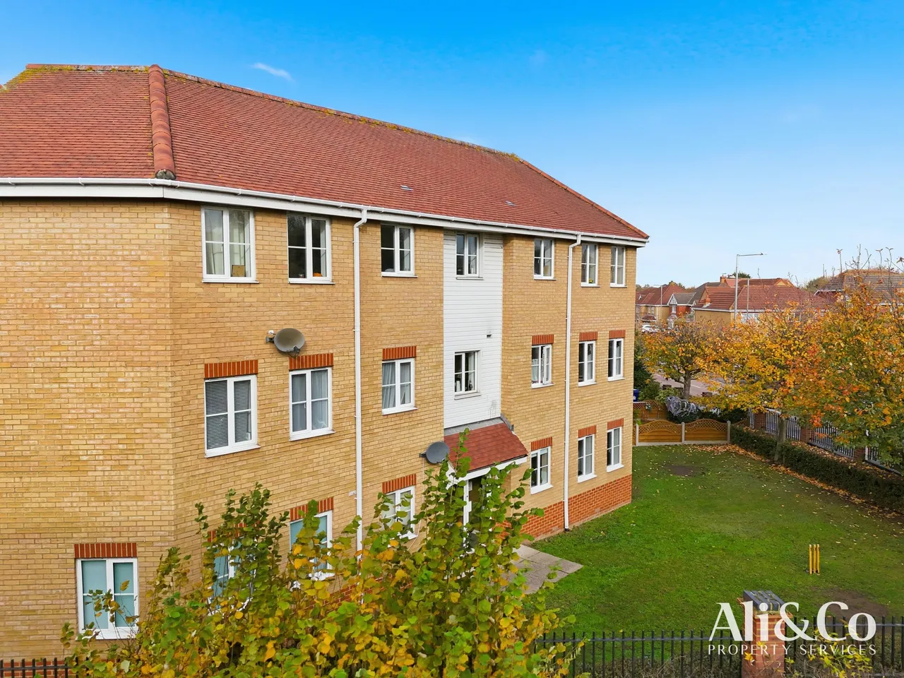 Hampton Close, Chafford Hundred, Essex, RM16 6LX, photo 13