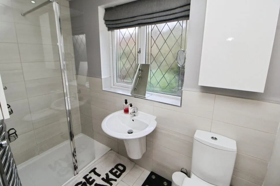 Shropshire Drive, Glossop, SK13, photo 9