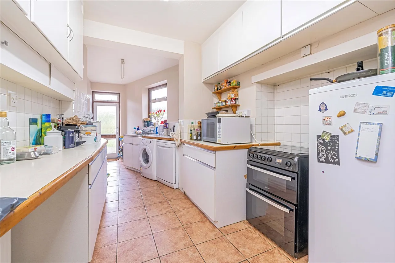 Sixth Cross Road, Twickenham, TW2 5PE, photo 3