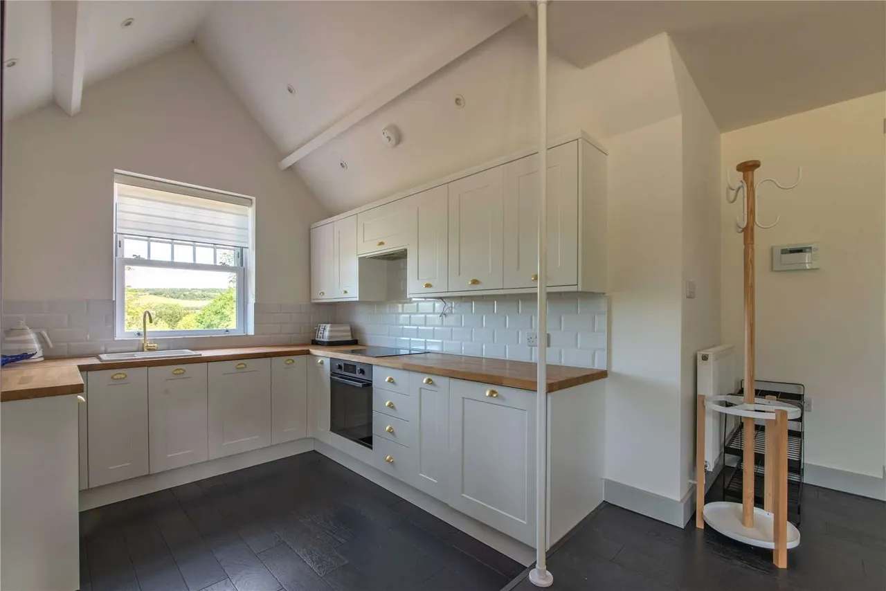 Reading Road, Lower Basildon, Reading, Berkshire, RG8 9ND, photo 3