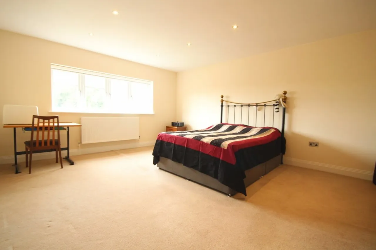 Laleham Road, Staines-upon-Thames, TW18, photo 5