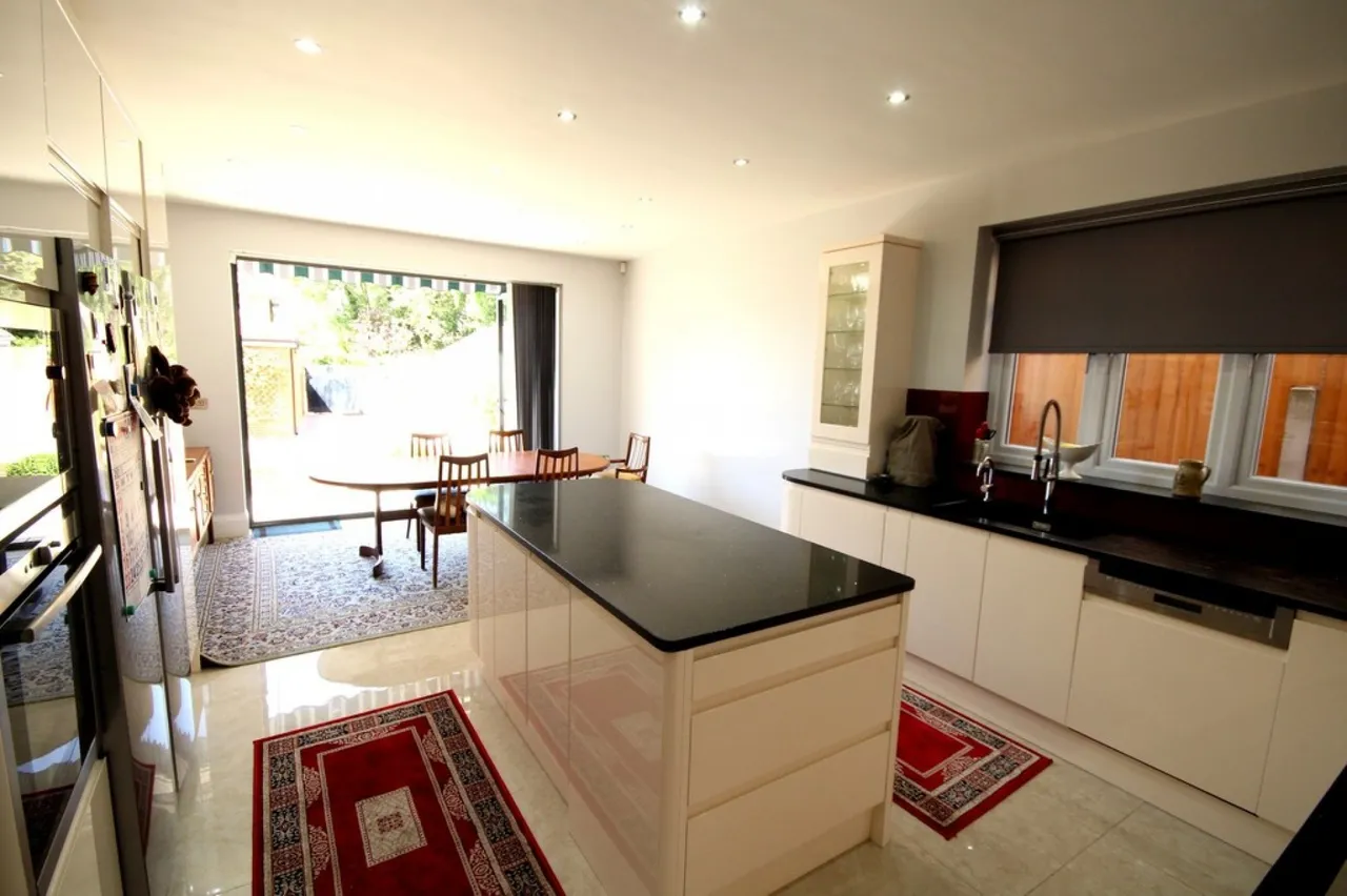 Laleham Road, Staines-upon-Thames, TW18, photo 16
