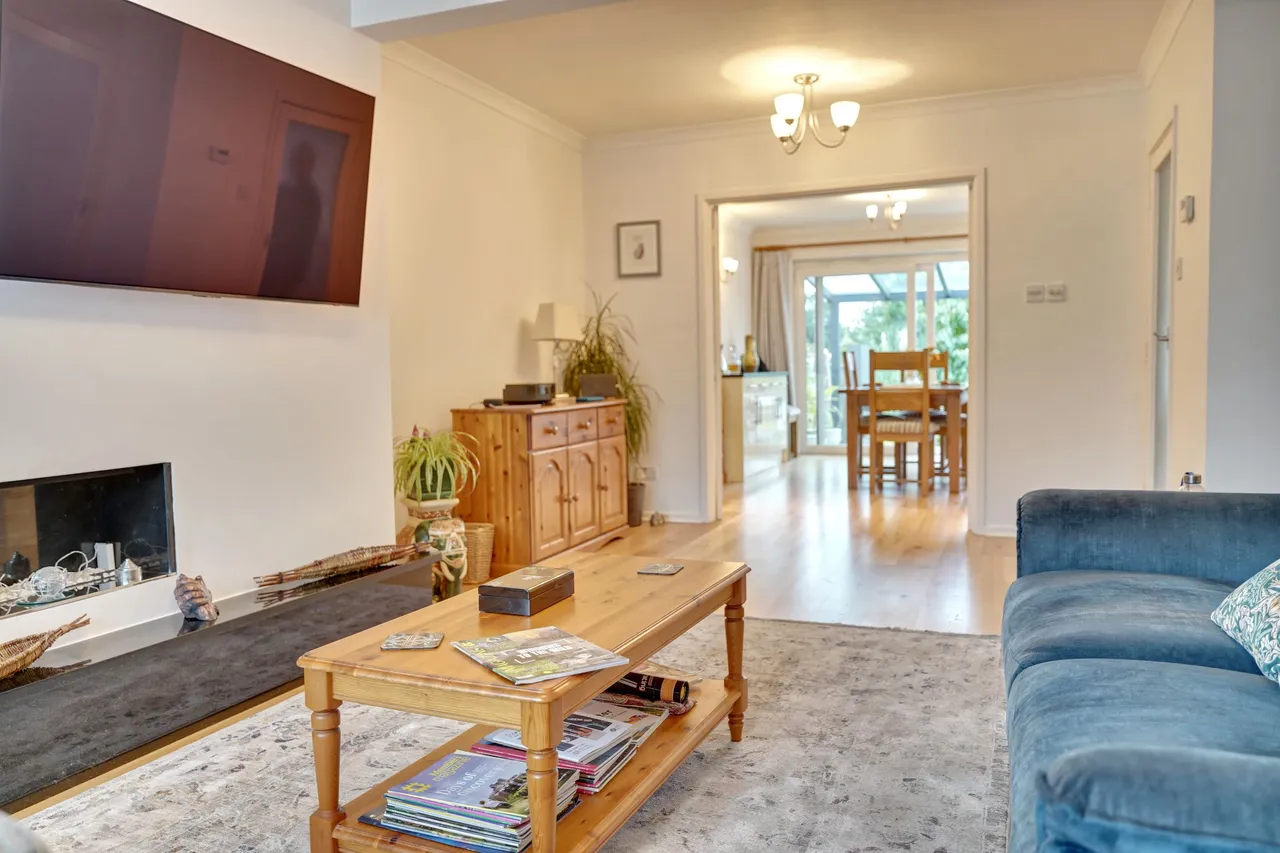 Elmwood, Sawbridgeworth, CM21, photo 2