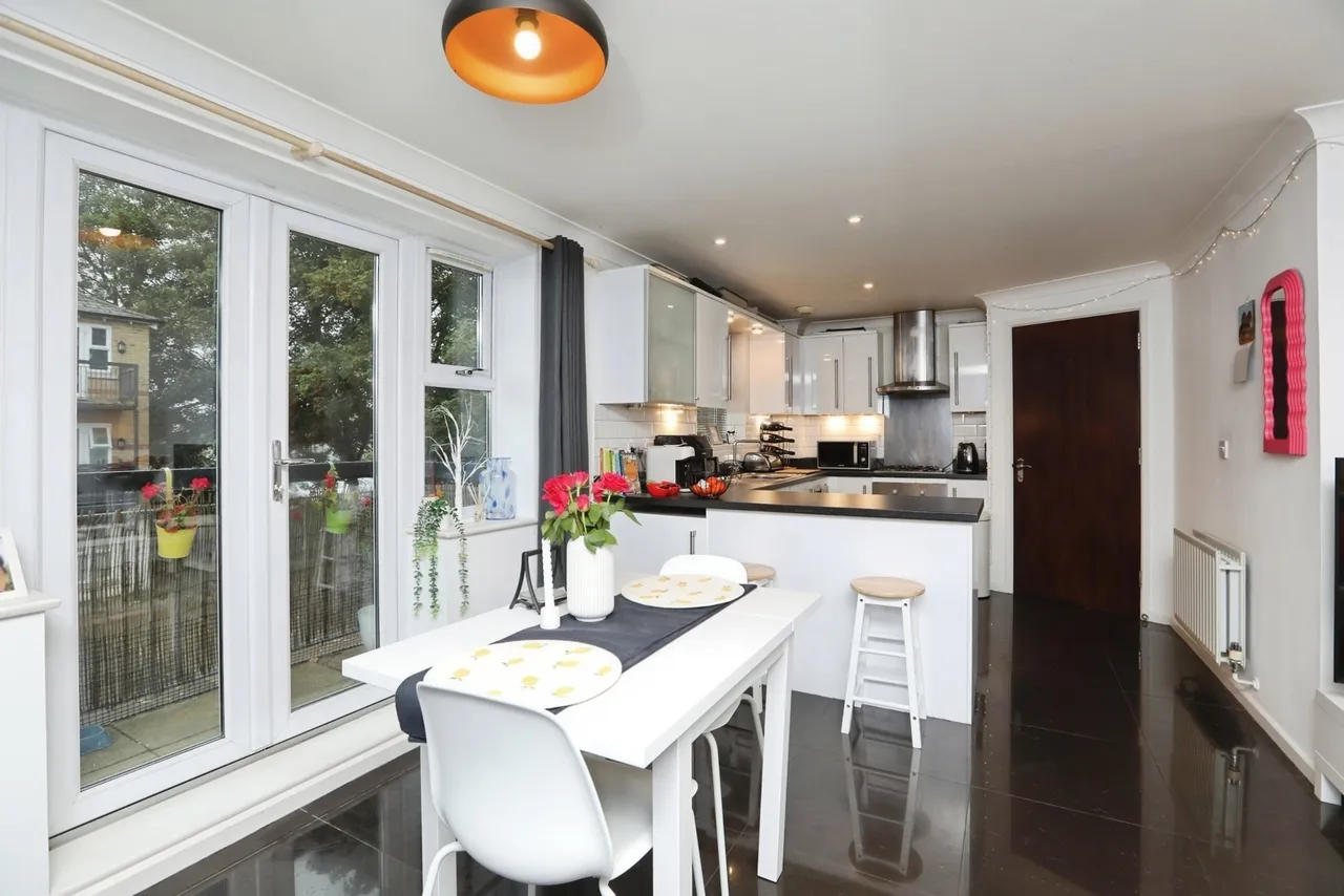 Tonbridge Road, Maidstone, ME16, photo 12