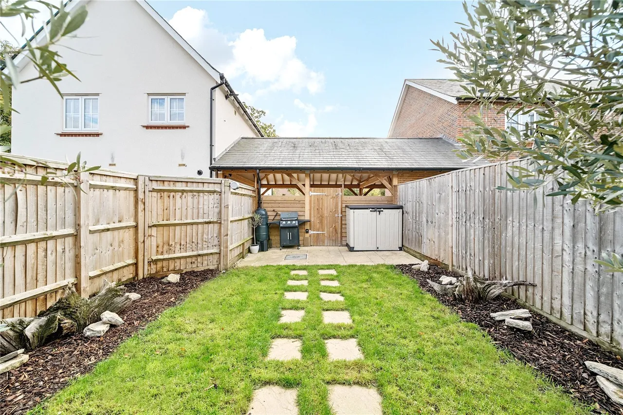 Titchener Way, Hook, Hampshire, RG27 9RT, photo 17
