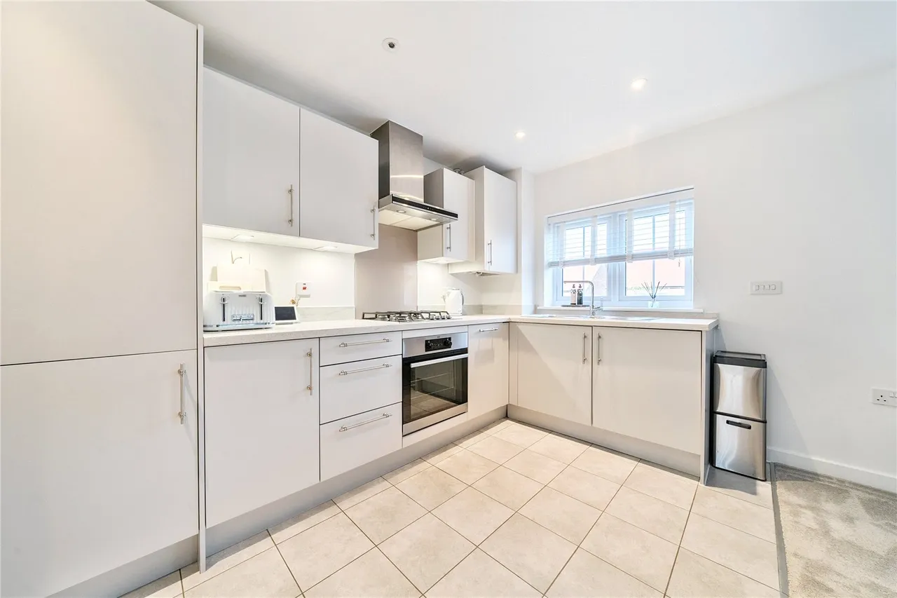 Titchener Way, Hook, Hampshire, RG27 9RT, photo 5