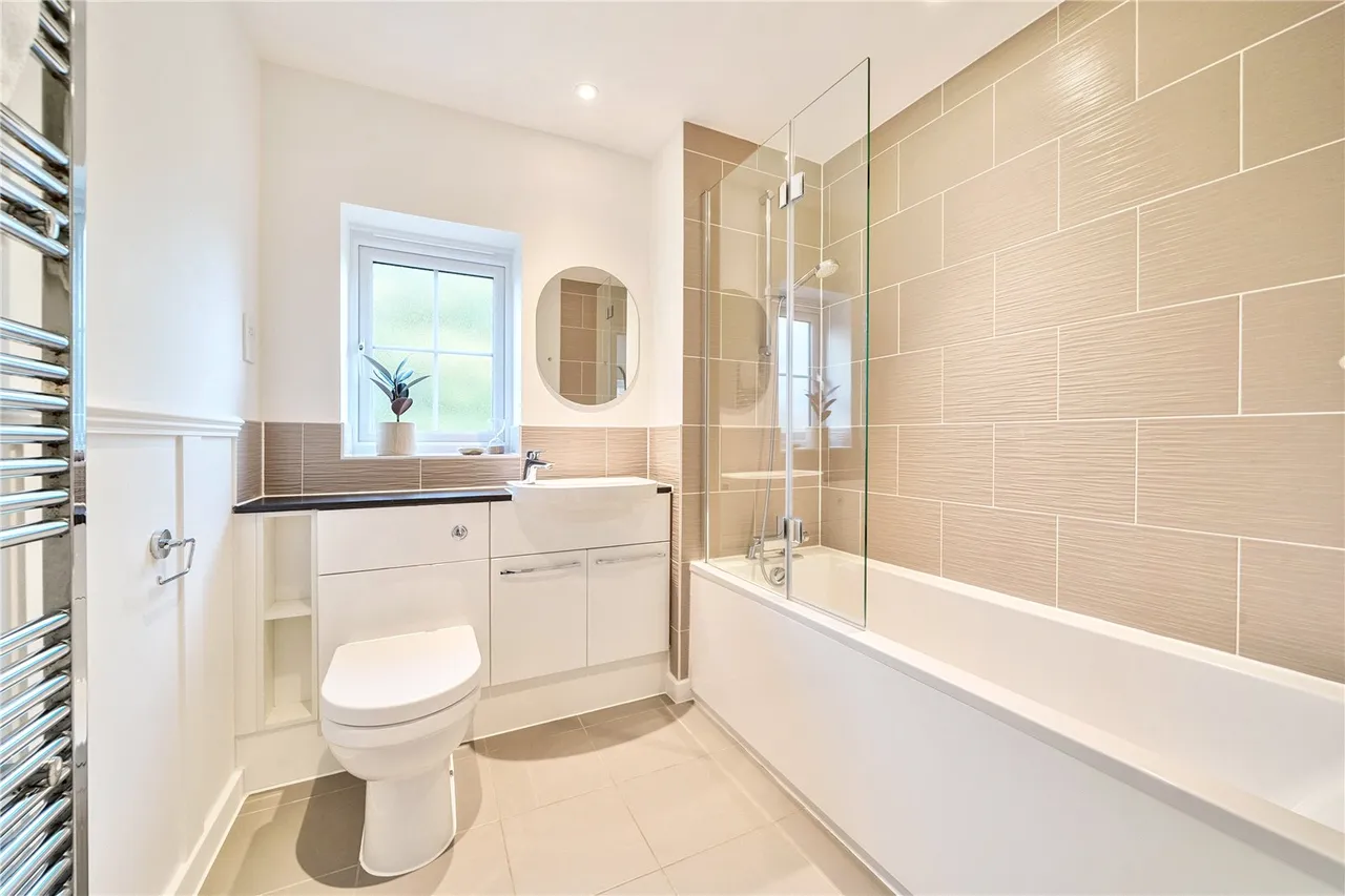 Titchener Way, Hook, Hampshire, RG27 9RT, photo 6