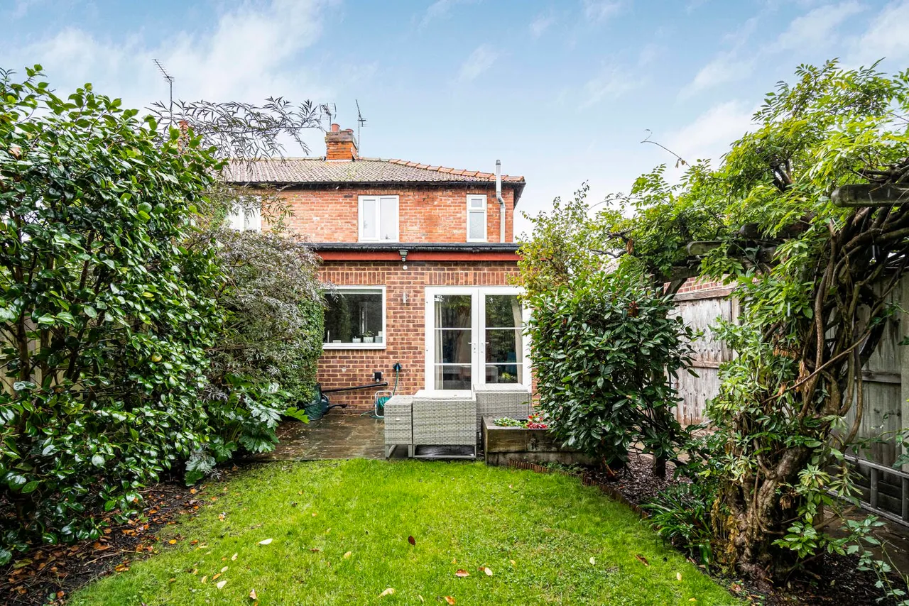 Vegal Crescent, Englefield Green, TW20, photo 26