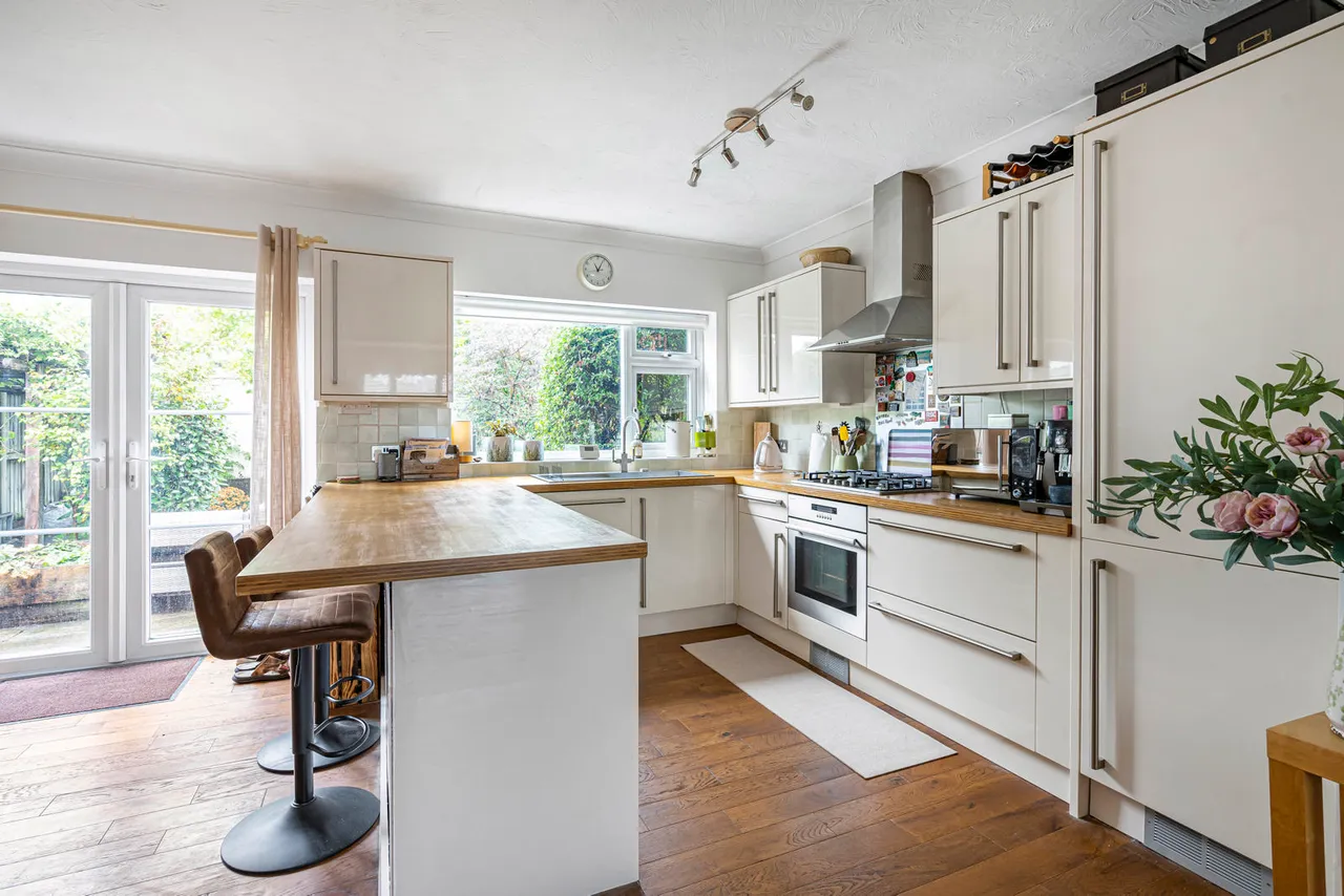 Vegal Crescent, Englefield Green, TW20, photo 10