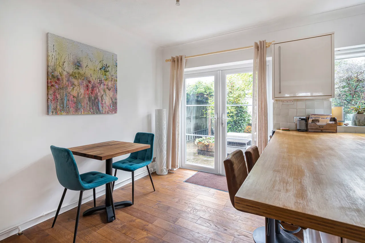 Vegal Crescent, Englefield Green, TW20, photo 9