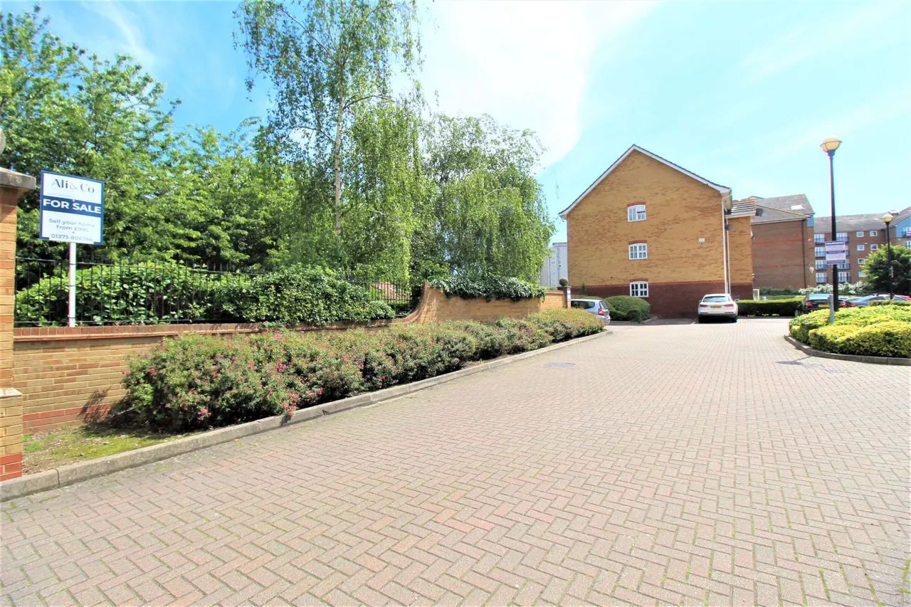 Coal Court, Grays, Essex, RM17 6PN, photo 9
